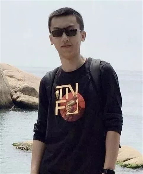李博轩.jpg 李博轩.jpg