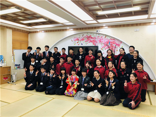 日本高中访华团来访苏外.jpg
